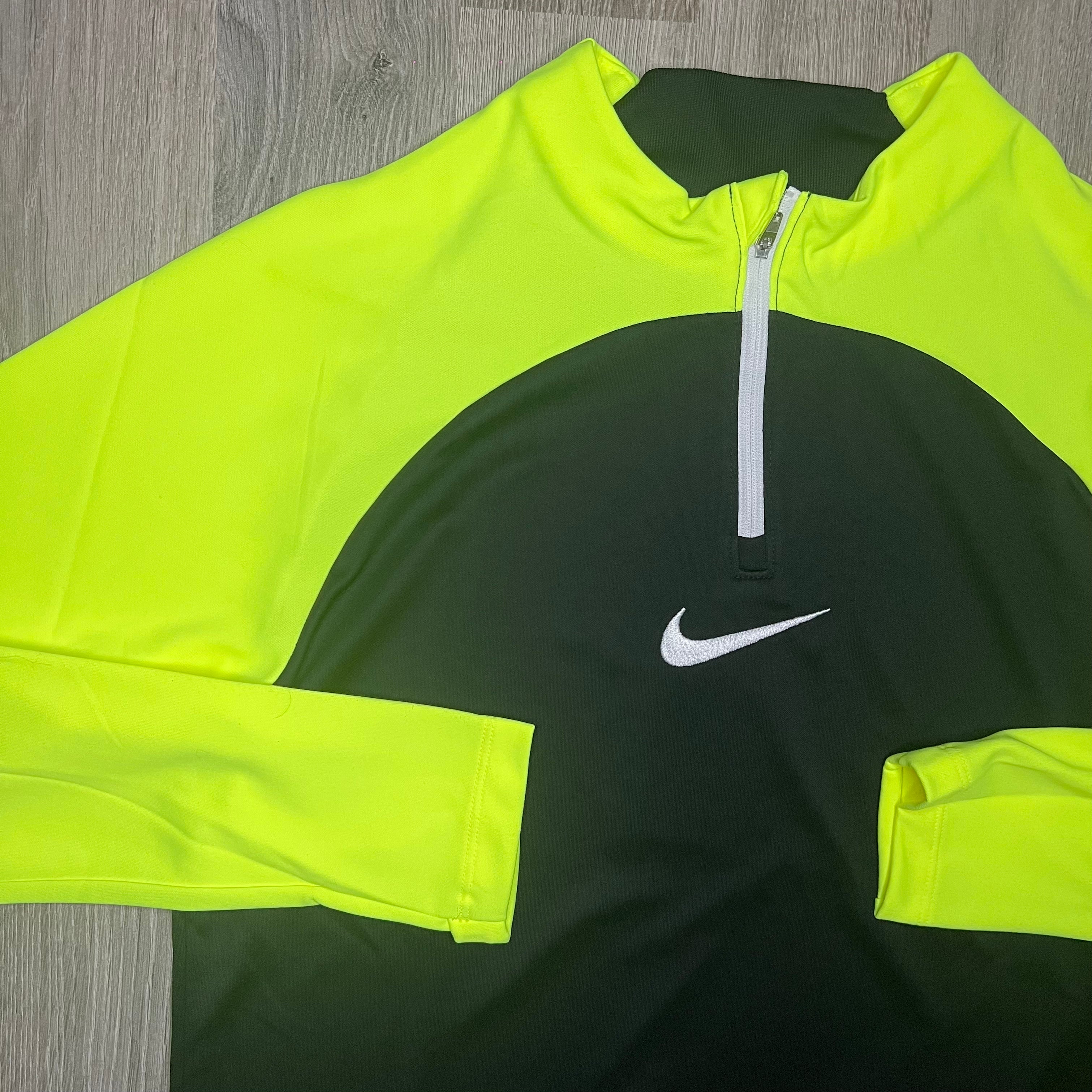 Nike best sale academy volt