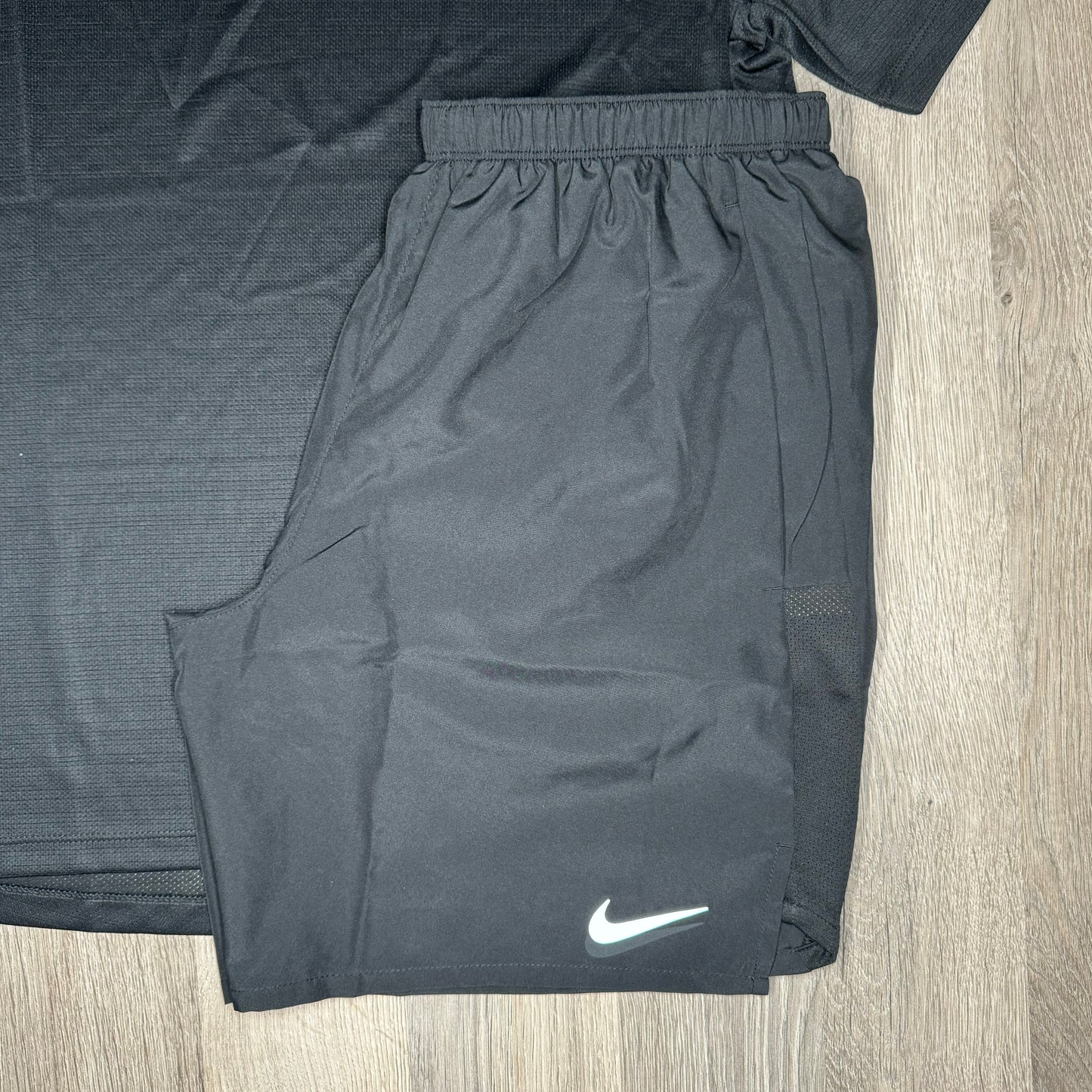 Nike Miler / Challenger Set - Tee / Shorts - Black / Black