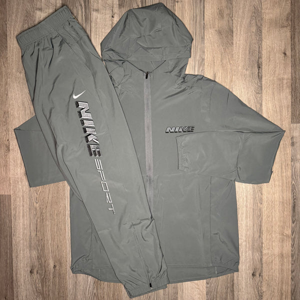 Nike Sport Set - Jacket & Bottoms - Grey