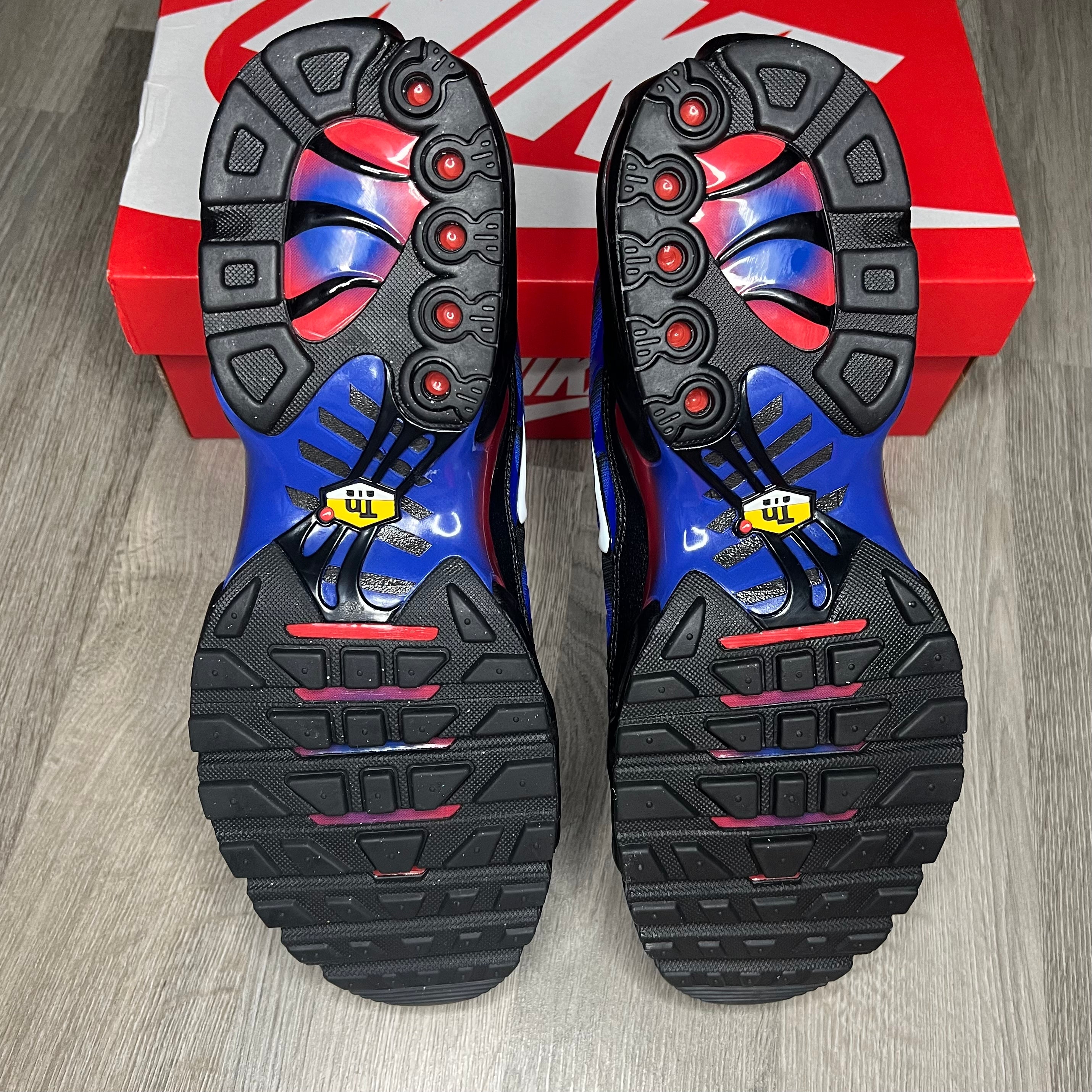 Nike tn clearance blue and red