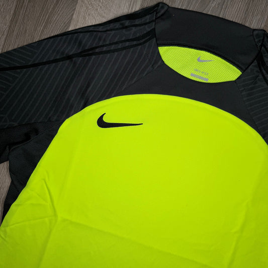 Nike Strike Tee Black / Volt