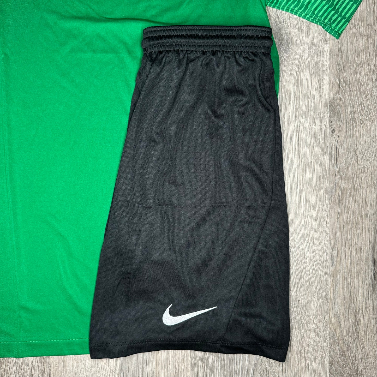 Nike Dri Fit Academy Set - Tee & Shorts - Green / Black