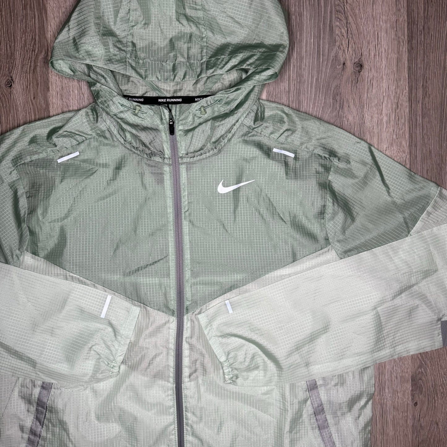 Nike Windrunner Pistachio Green