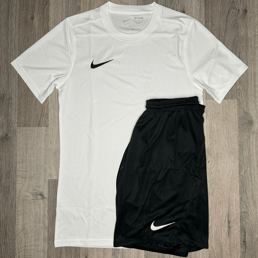 Nike Dri Fit Set - Tee & Shorts - White / Black