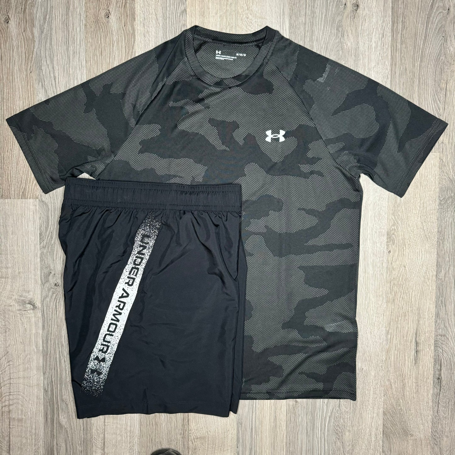 Under Armour Jacquard / Woven Set - Tee & Shorts - Black / Black