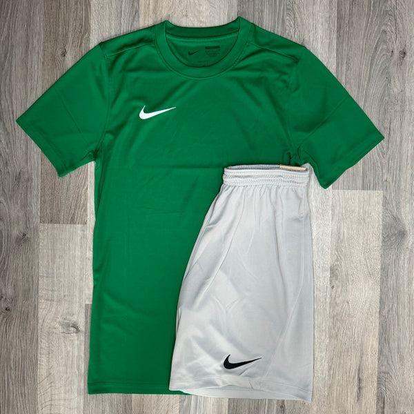 Nike Dri Fit Set - Tee & Shorts - Dark Green / Grey