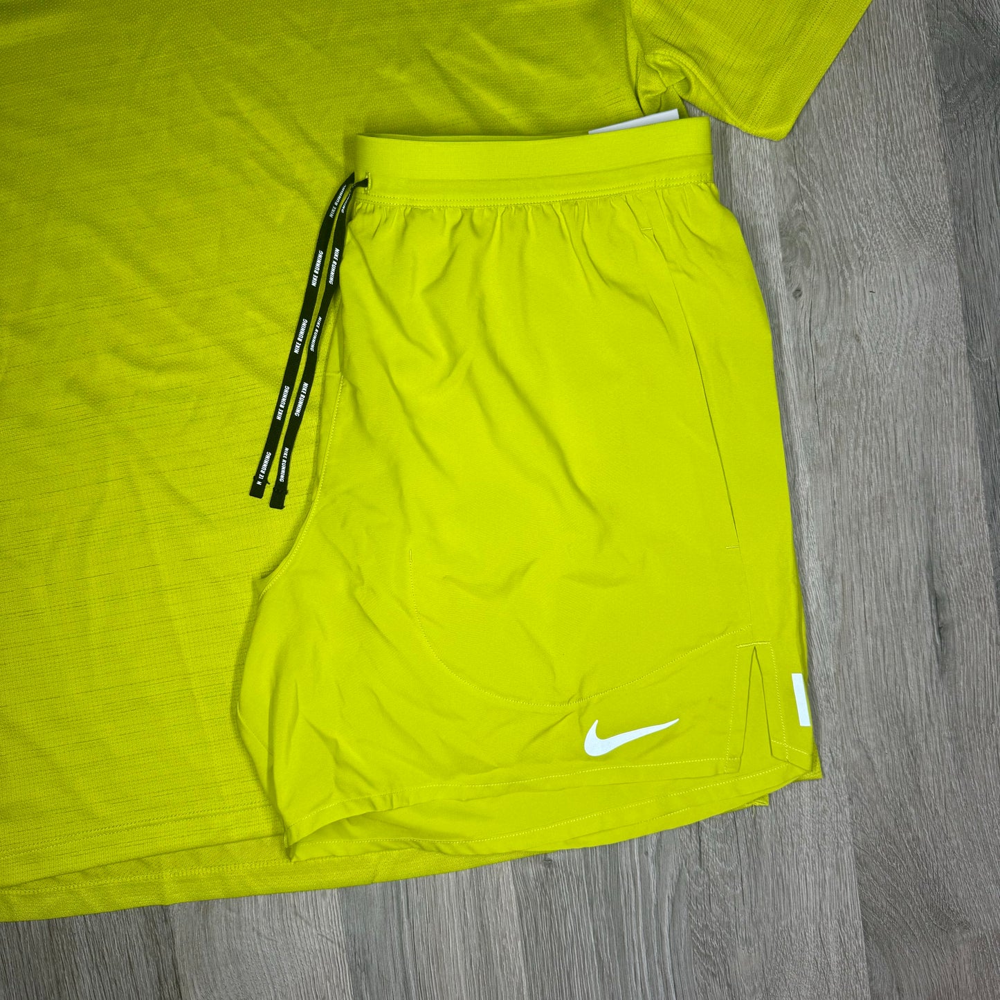 Nike Miler & Flex Stride Set - Tee & Shorts -  Dusty Cactus