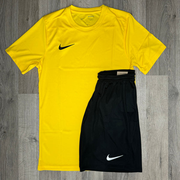Nike Dri Fit Set - Tee & Shorts - Yellow / Black (Junior)