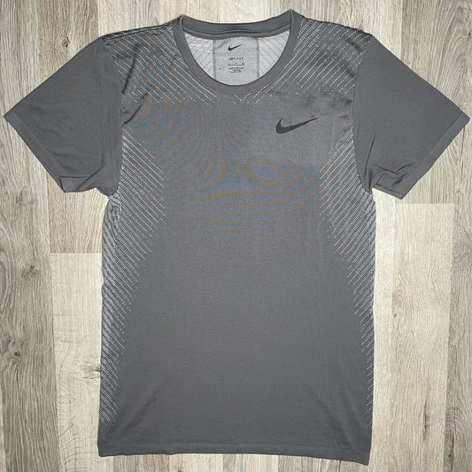 Nike Technical Tee Dotted Grey