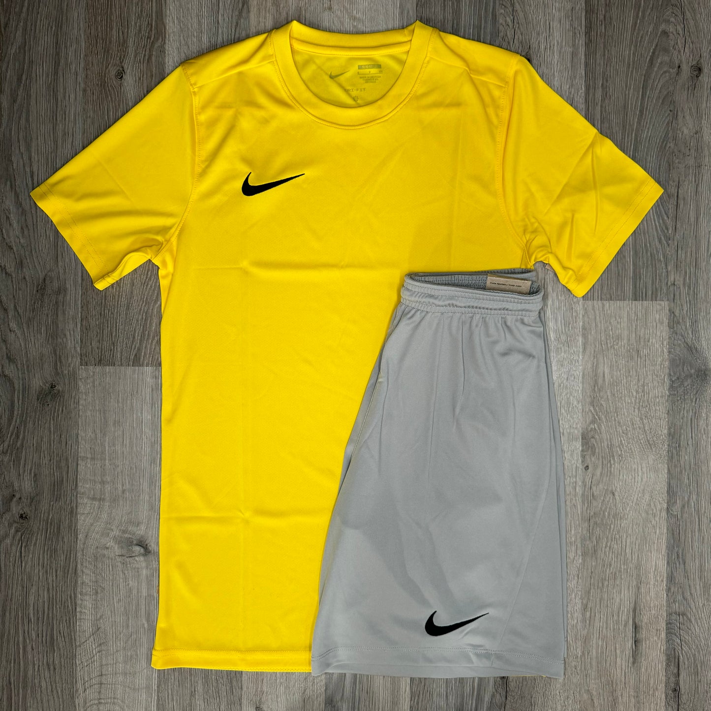 Nike Dri Fit Set - Tee & Shorts - Yellow / Grey (Junior)