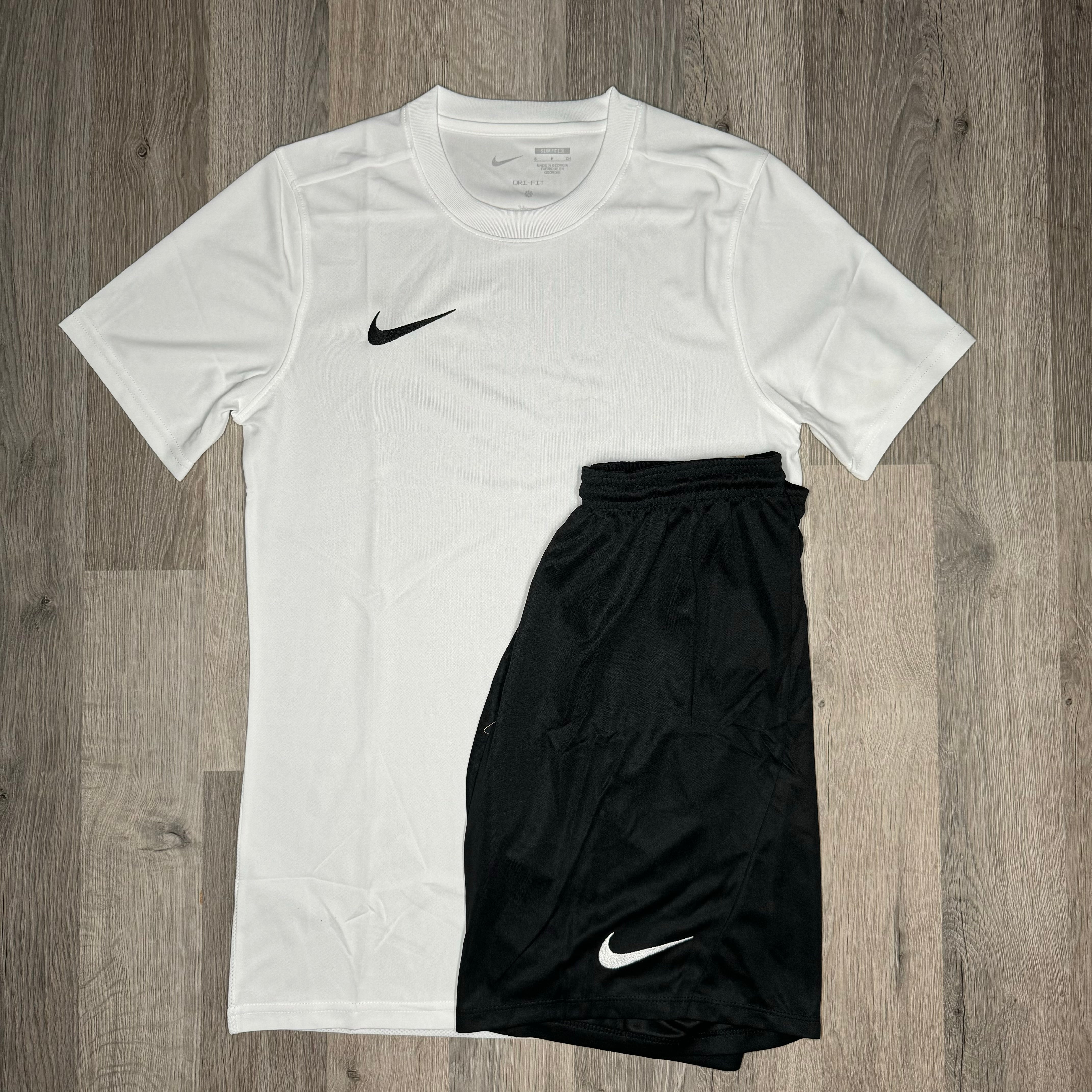 Short et tee shirt nike online