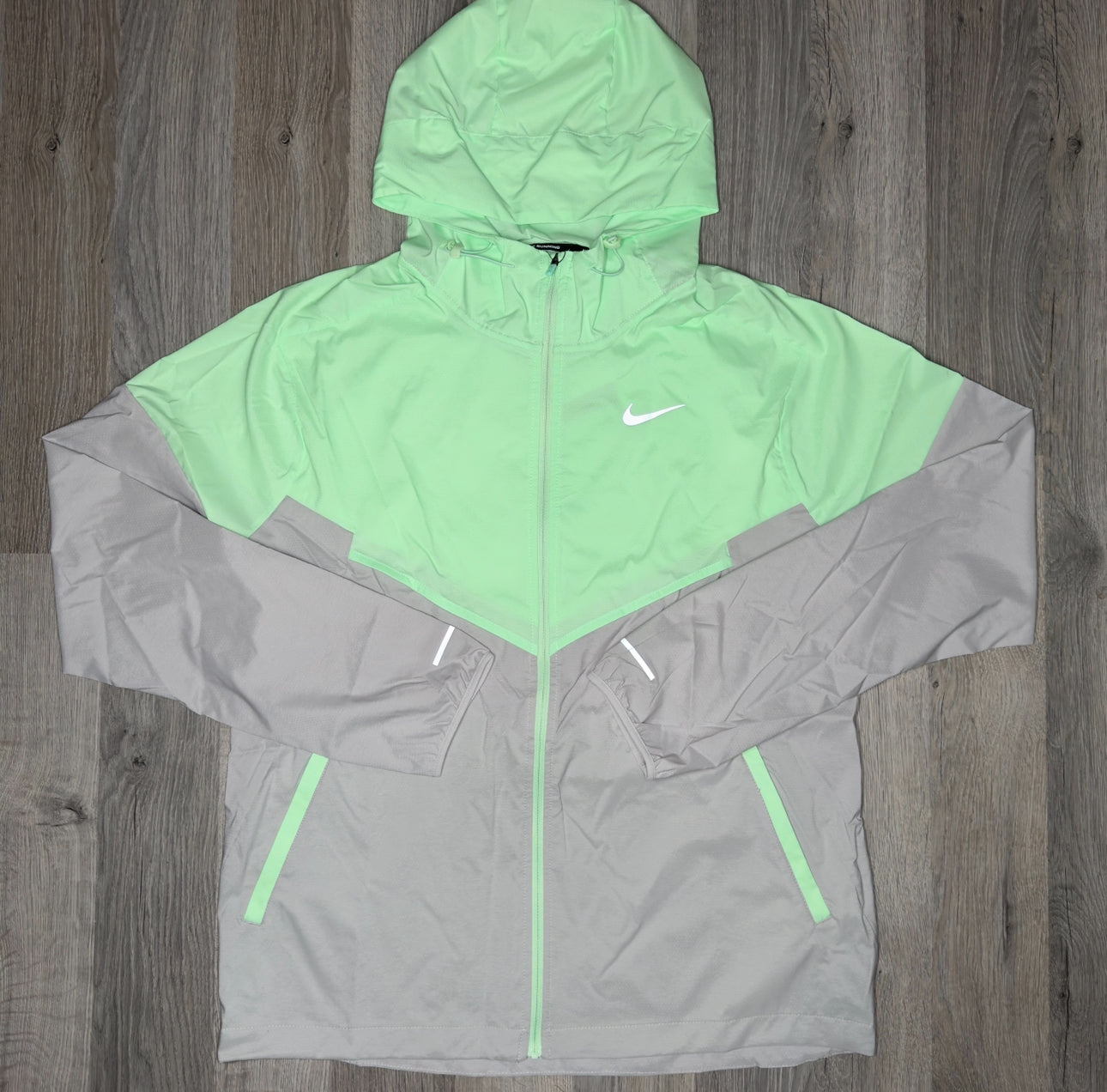 Nike Windrunner Vapour Green – RESTOCK3D