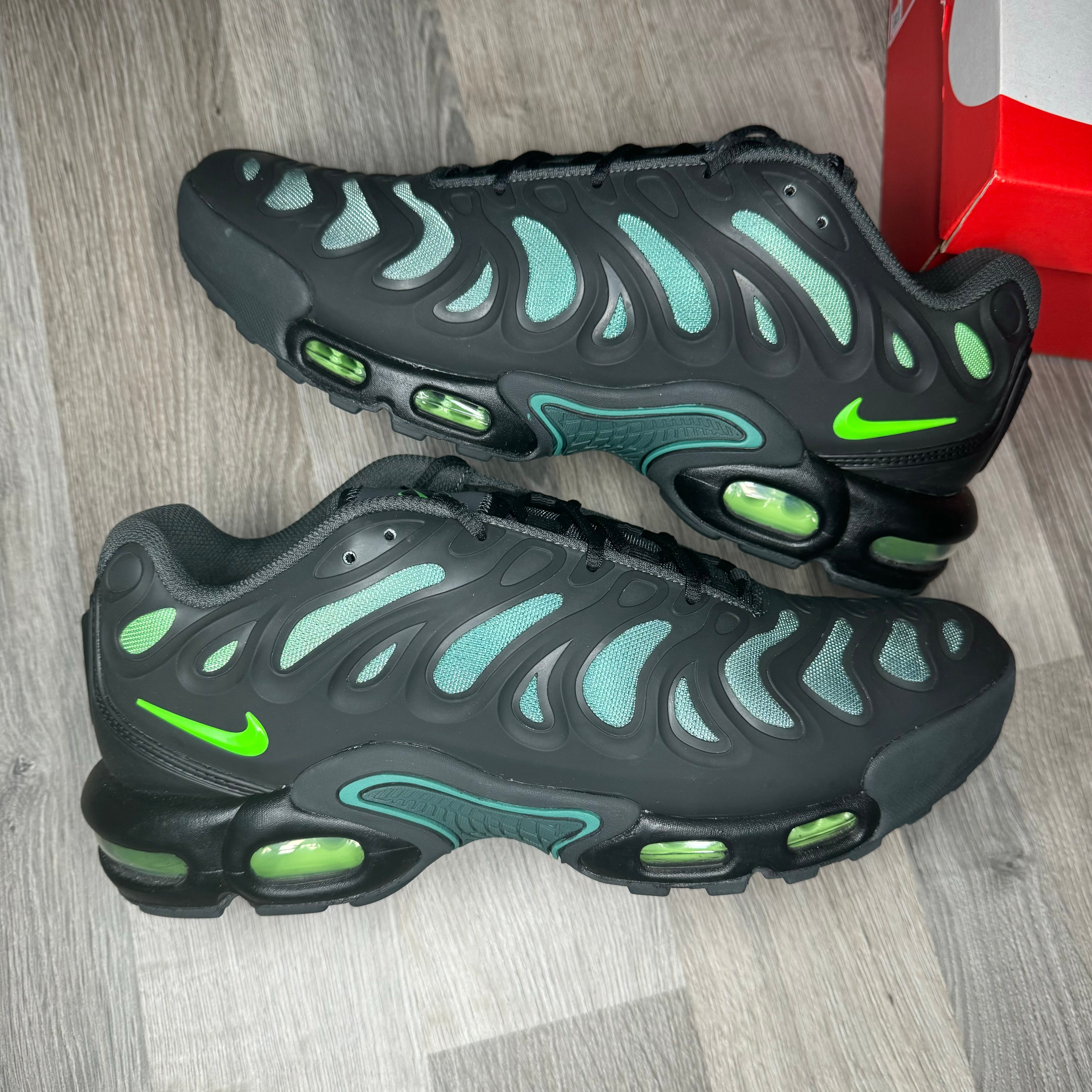 Nike Air Max Plus TN Drift Black Green RESTOCK3D