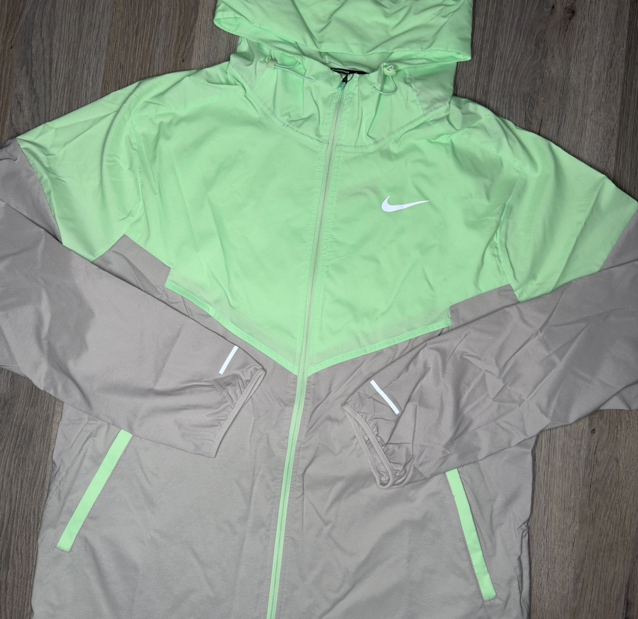 Nike green outfit best sale