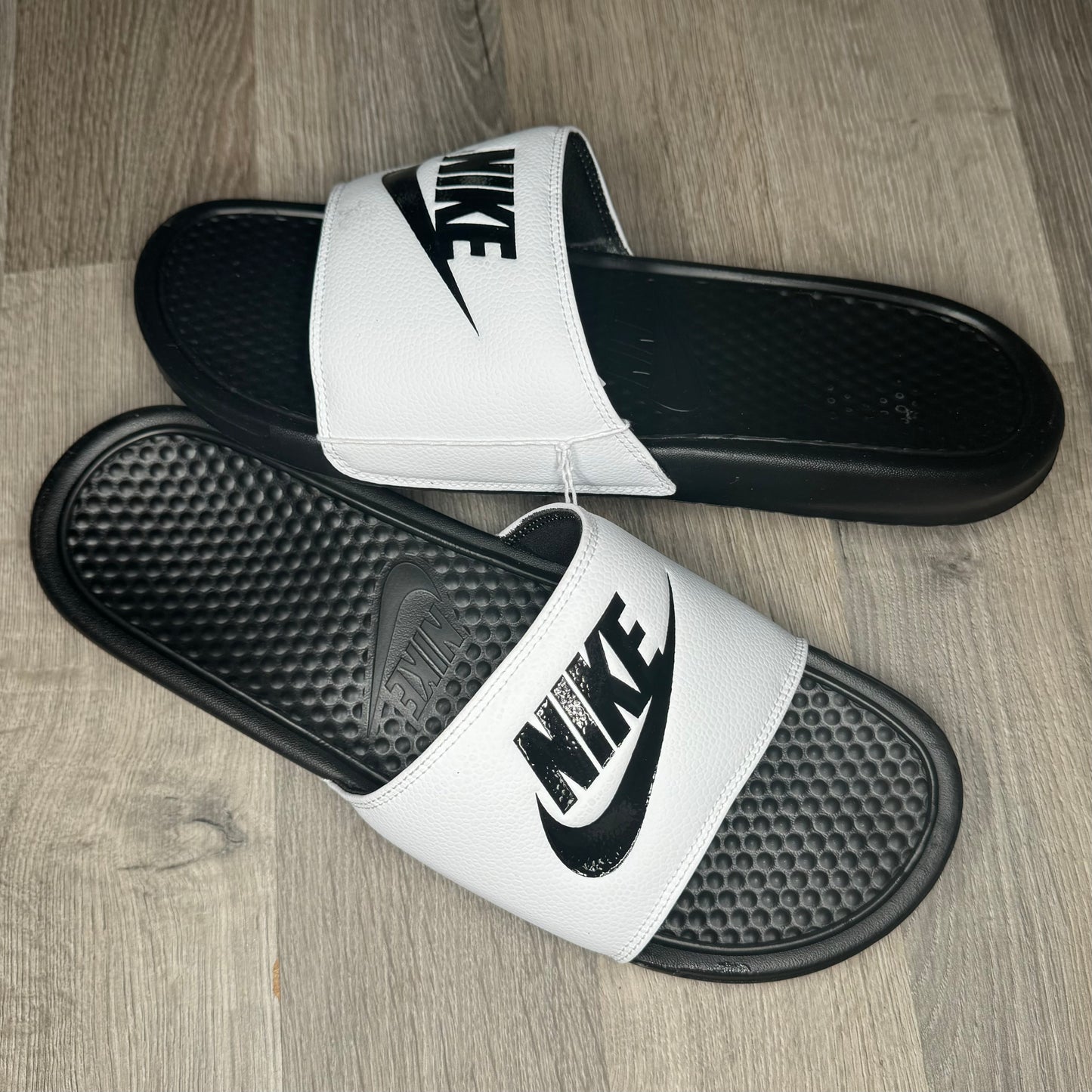 Nike Benazzi Sliders - White