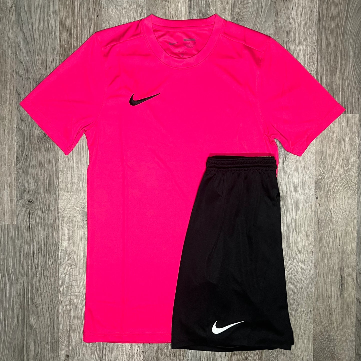 Nike Dri Fit Set - Tee & Shorts - Pink / Black (Junior)