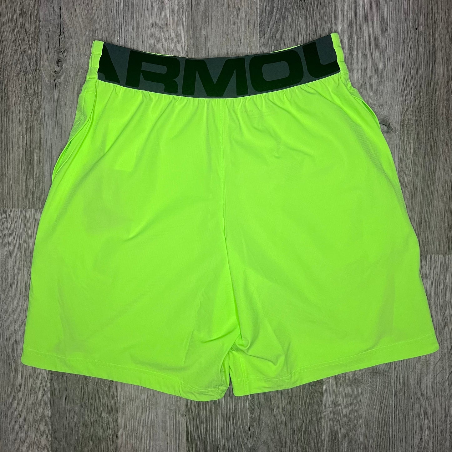 Under Armour Woven Shorts Volt Black