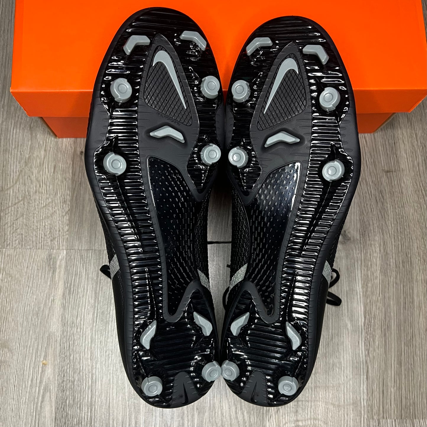 Nike Phantom GT2 Club FG/MG Black Grey Football Boots